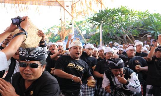 Perang Ketipat atau Siat Ketipat